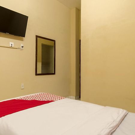 Capital O 615 Residence Puri Hotel Syariah Medan Buitenkant foto